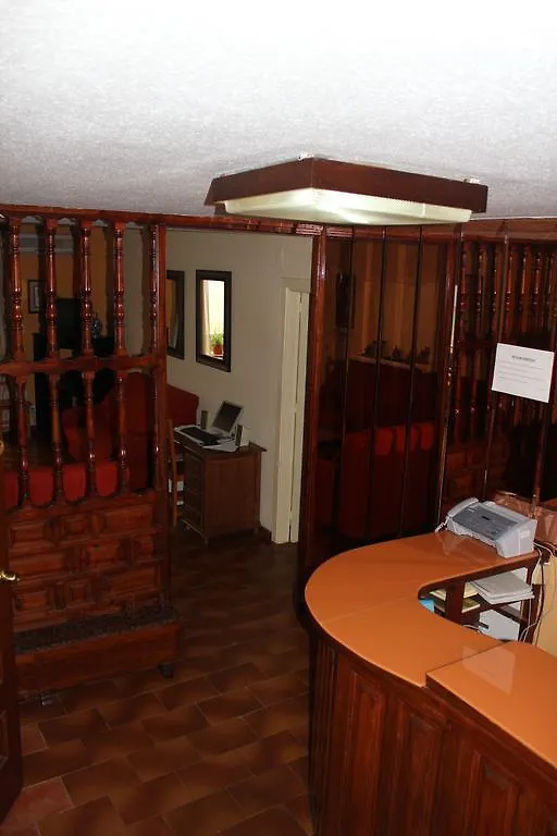 Hostal Andalucia Almuñécar 2*,